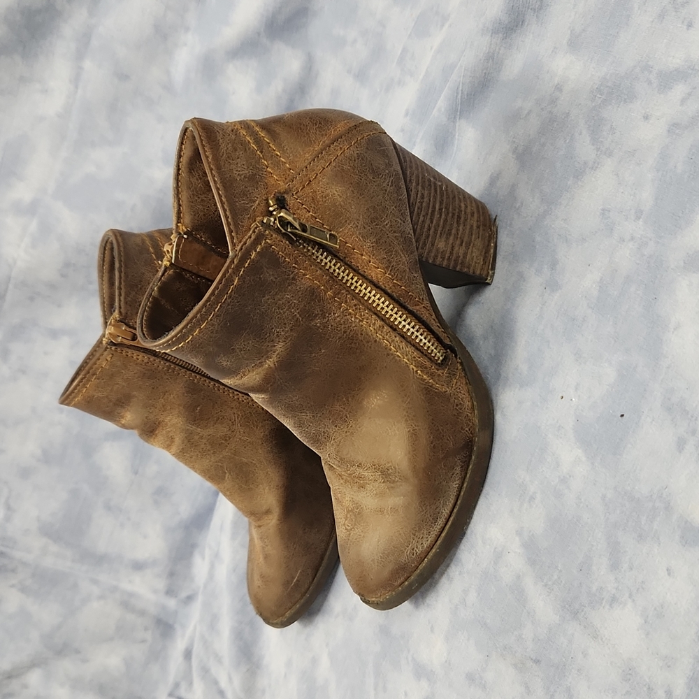 Women's booties